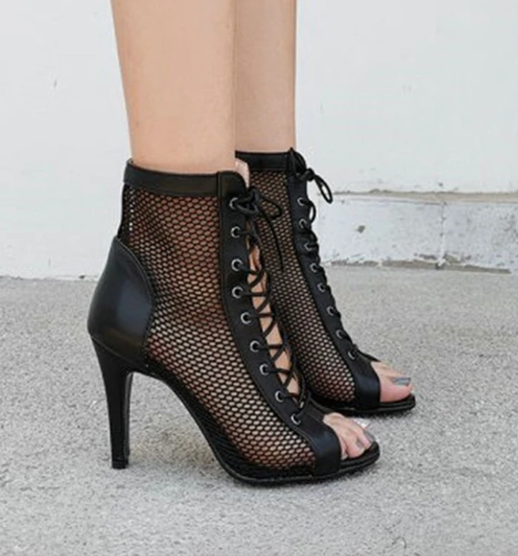 VALUE - Mesh Panel Lace-Up Boot Heels in NOIR