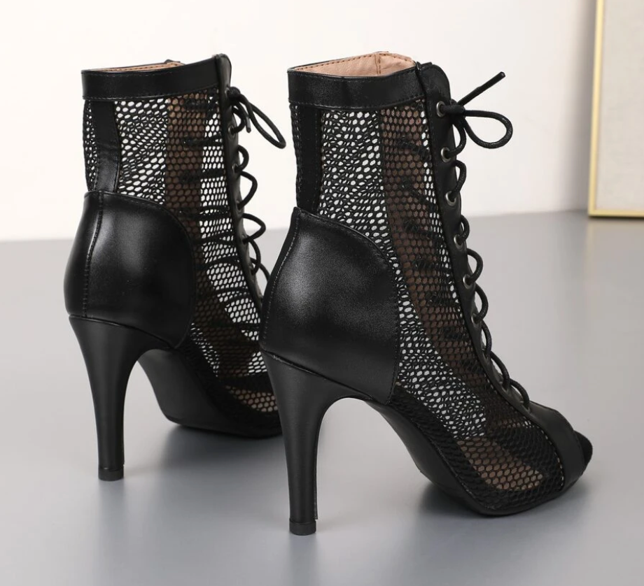 VALUE - Mesh Panel Lace-Up Boot Heels in NOIR